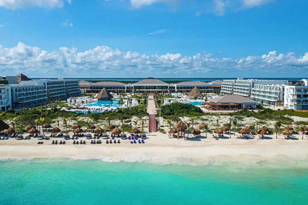 Ocean Allure Costa Mujeres beachfront resort and pool complex